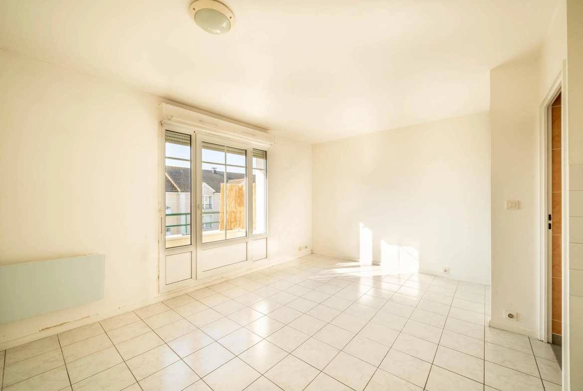 Studio lumineux avec balcon à Carrières-sous-Poissy – Idéal premier achat ou investissement 