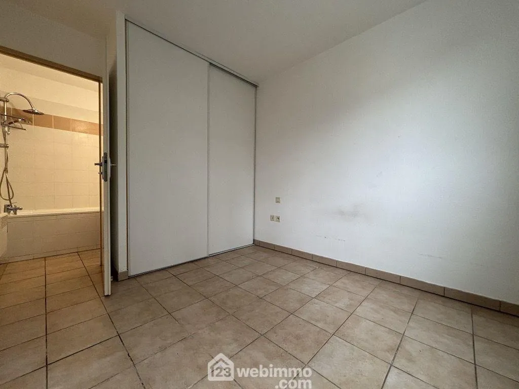 Appartement 2 pièces à Poitiers avec loggia et parking privé 