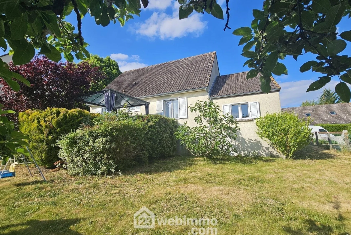 Maison de plain-pied à vendre à Milly-la-Forêt avec terrasse et jardin 