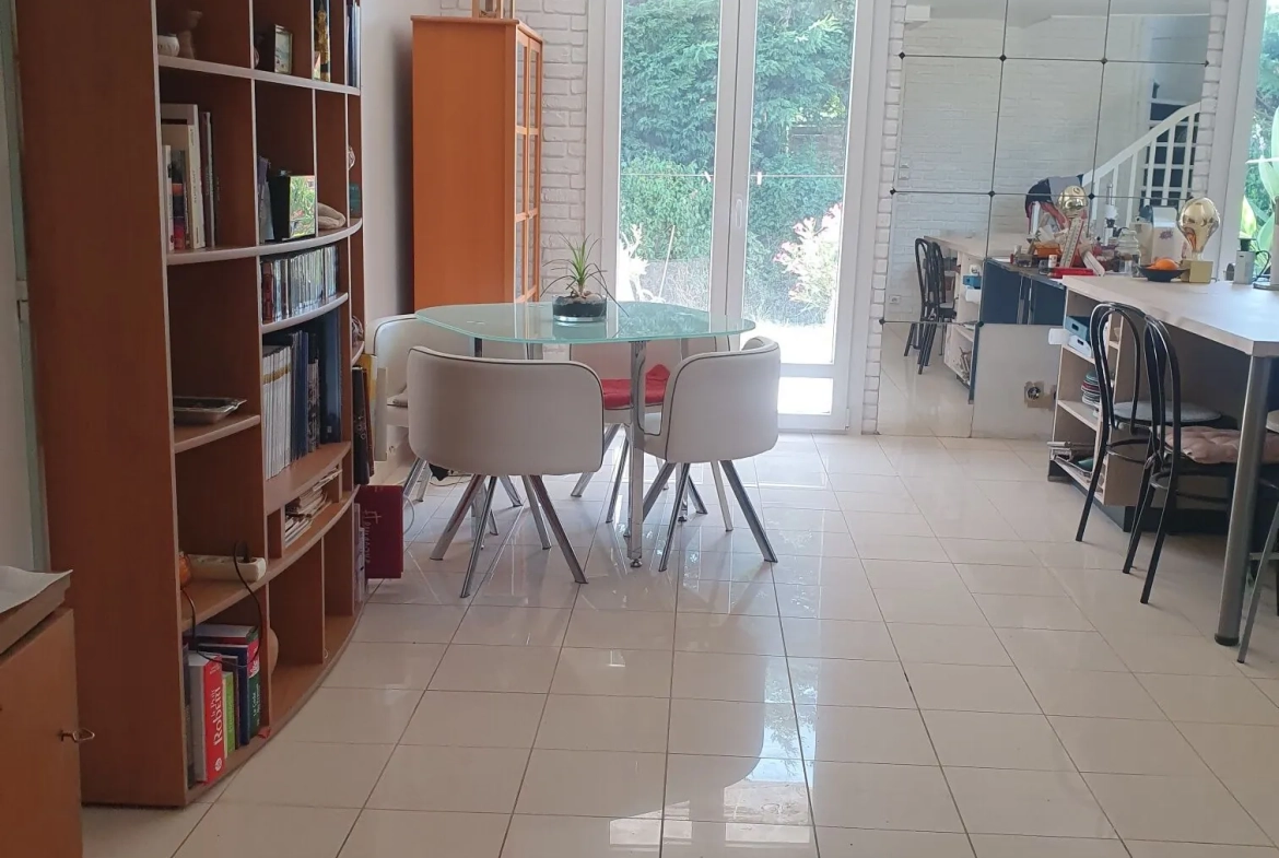 Maison 4 pièces avec jardin à Saint-Fons - Quartier Les Clochettes 