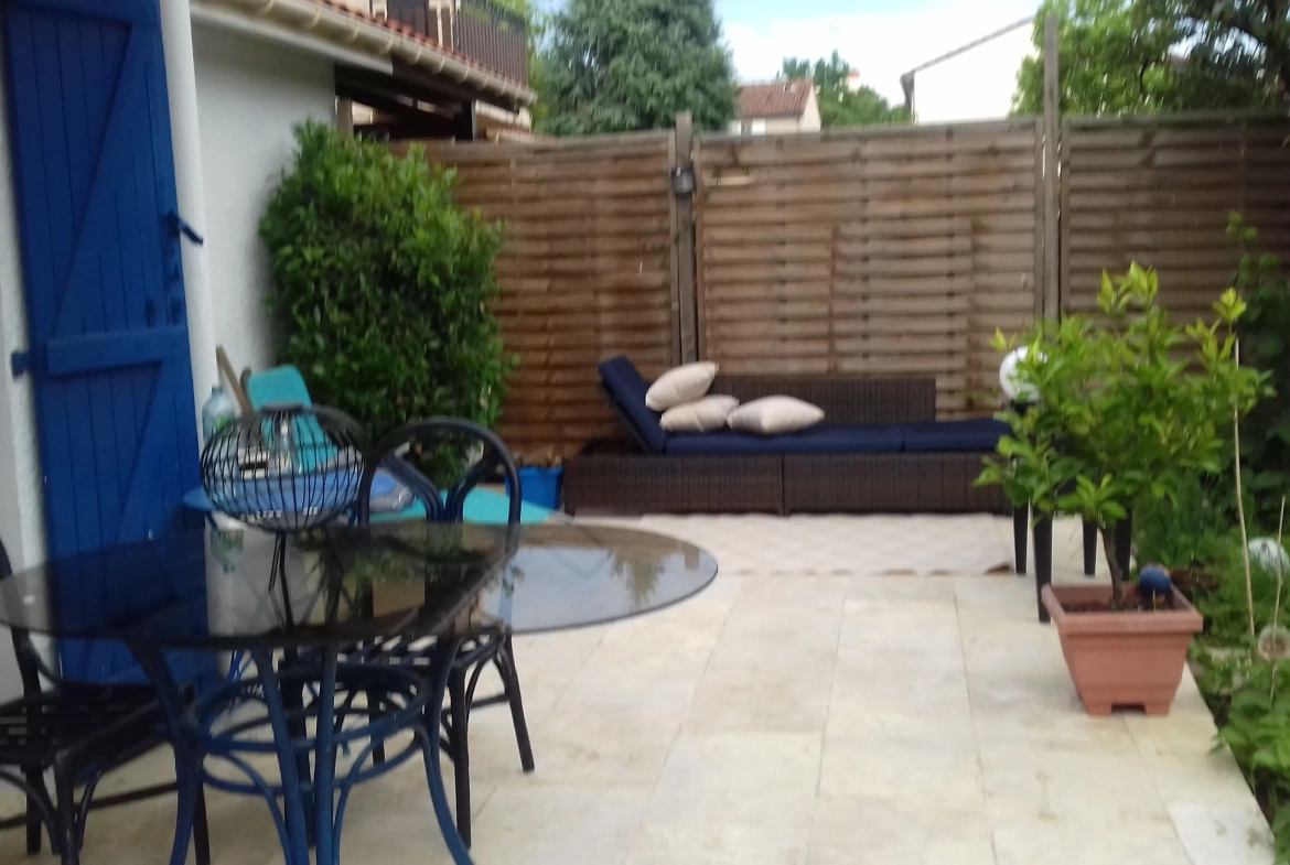 Maison familiale de 4 pièces avec jardin à Saint-Fons dans secteur résidentiel 