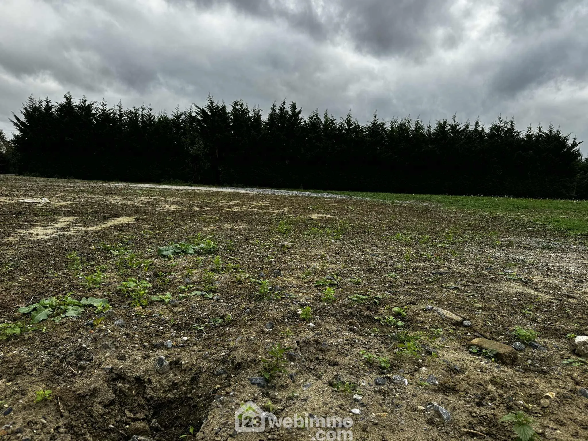 Terrain constructible de 606 m² à Versigny, viabilisé et prêt à bâtir 