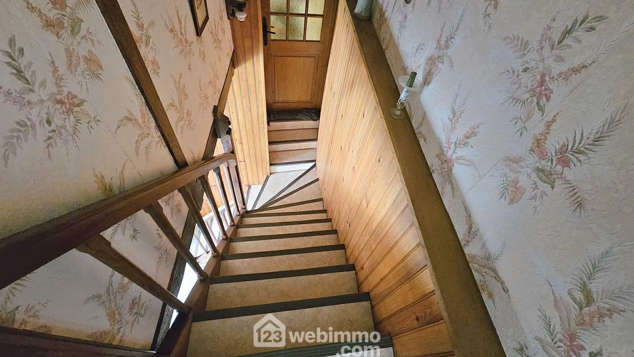 Charmante maison en pierre de 101 m² à Milly-la-Forêt avec terrain et dépendances 