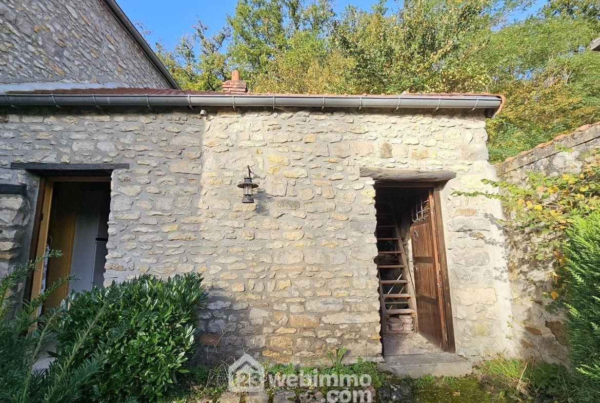 Charmante maison en pierre de 101 m² à Milly-la-Forêt avec terrain et dépendances 
