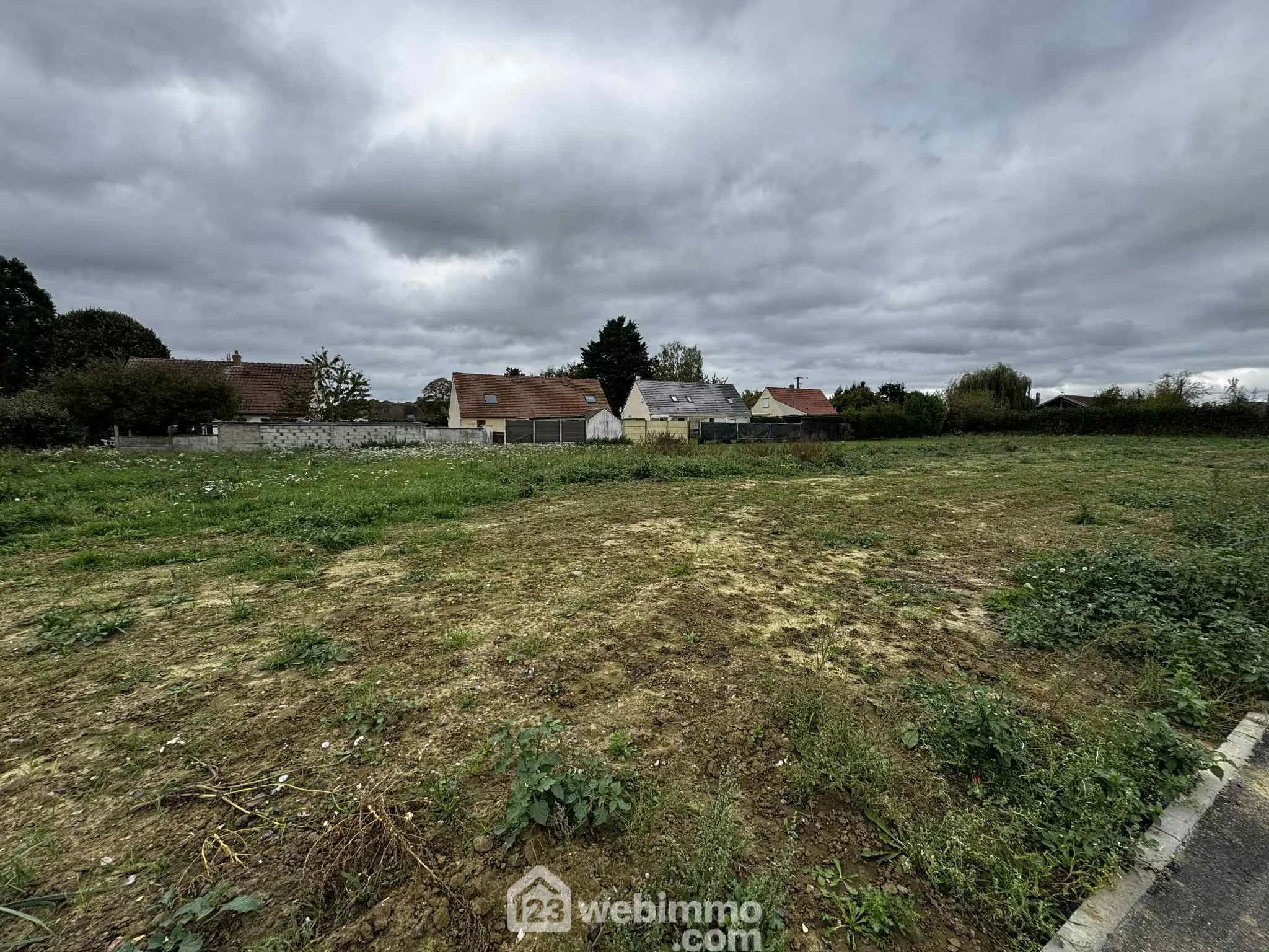 Terrain résidentiel à vendre de 842 m² à Versigny, environnement paisible 