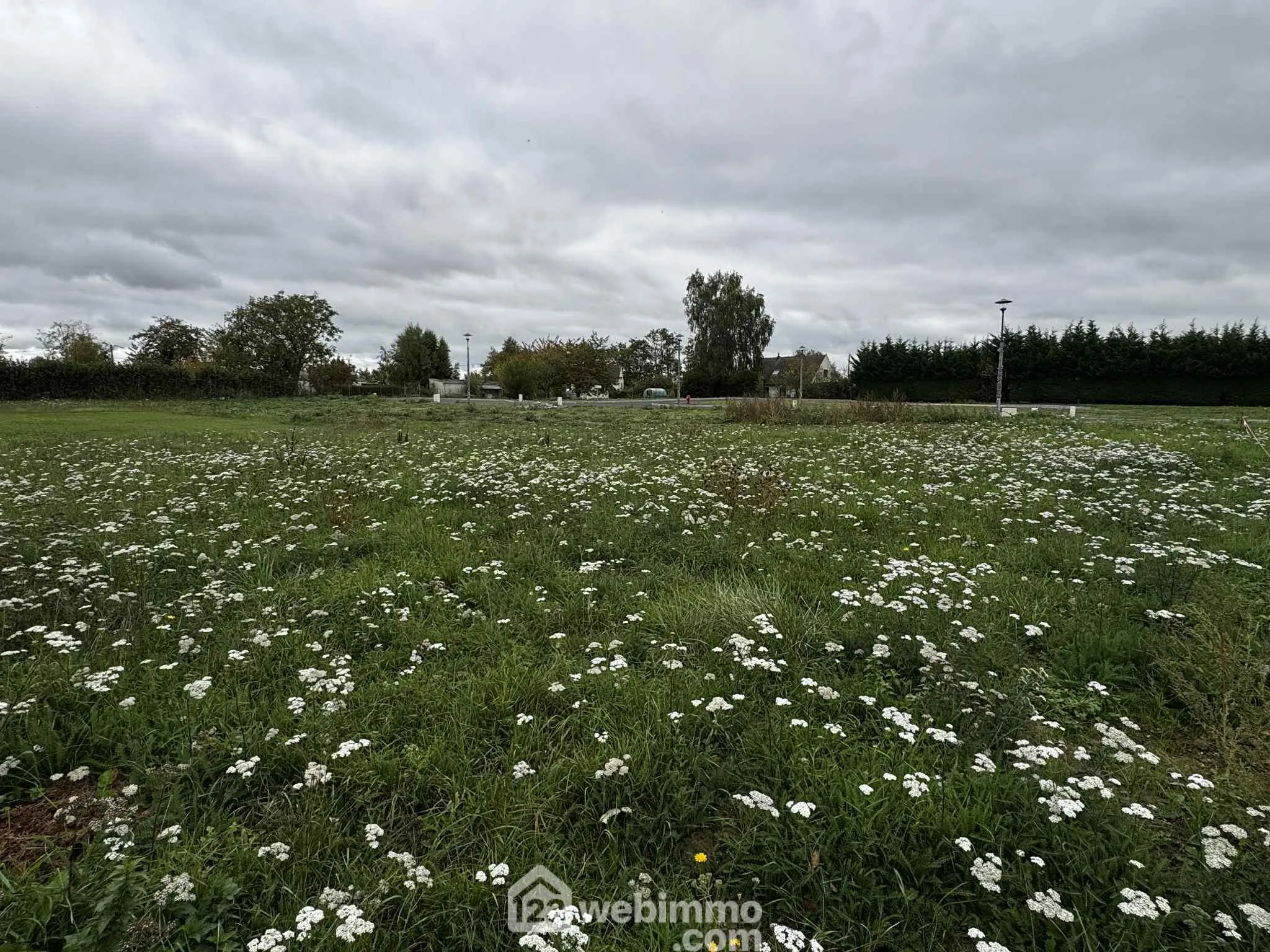 Terrain résidentiel à vendre de 842 m² à Versigny, environnement paisible 