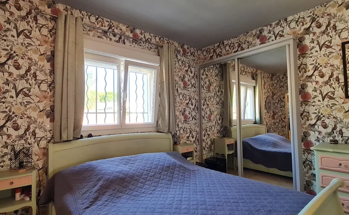Maison rénovée avec 4 chambres, jardin clos et piscinable à Saint Paul Trois Châteaux 