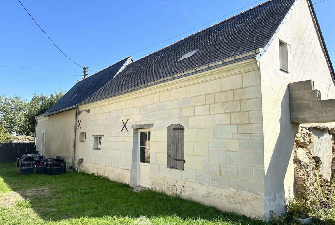 Charmante maison en pierre rénovée de 72,68 m² à Seiches-sur-le-Loir 