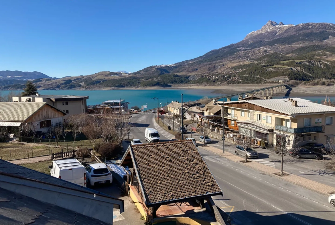 Maison de village avec cour et vue lac à Savines-le-Lac 