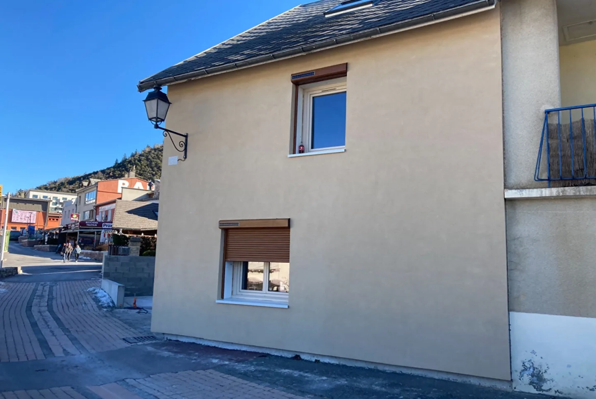 Maison de village avec cour et vue lac à Savines-le-Lac 