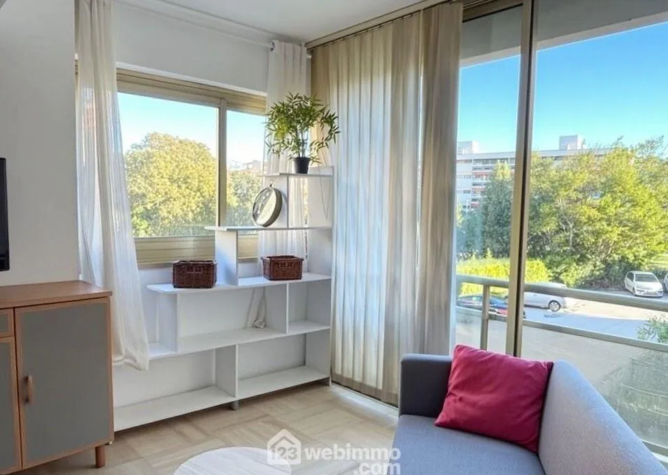 Charmant appartement de 33 m² à Sainte-Maxime avec parking et emplacement privilégié 