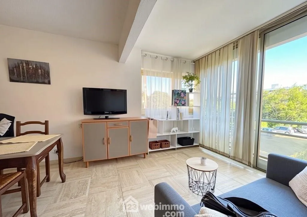 Charmant appartement de 33 m² à Sainte-Maxime avec parking et emplacement privilégié 