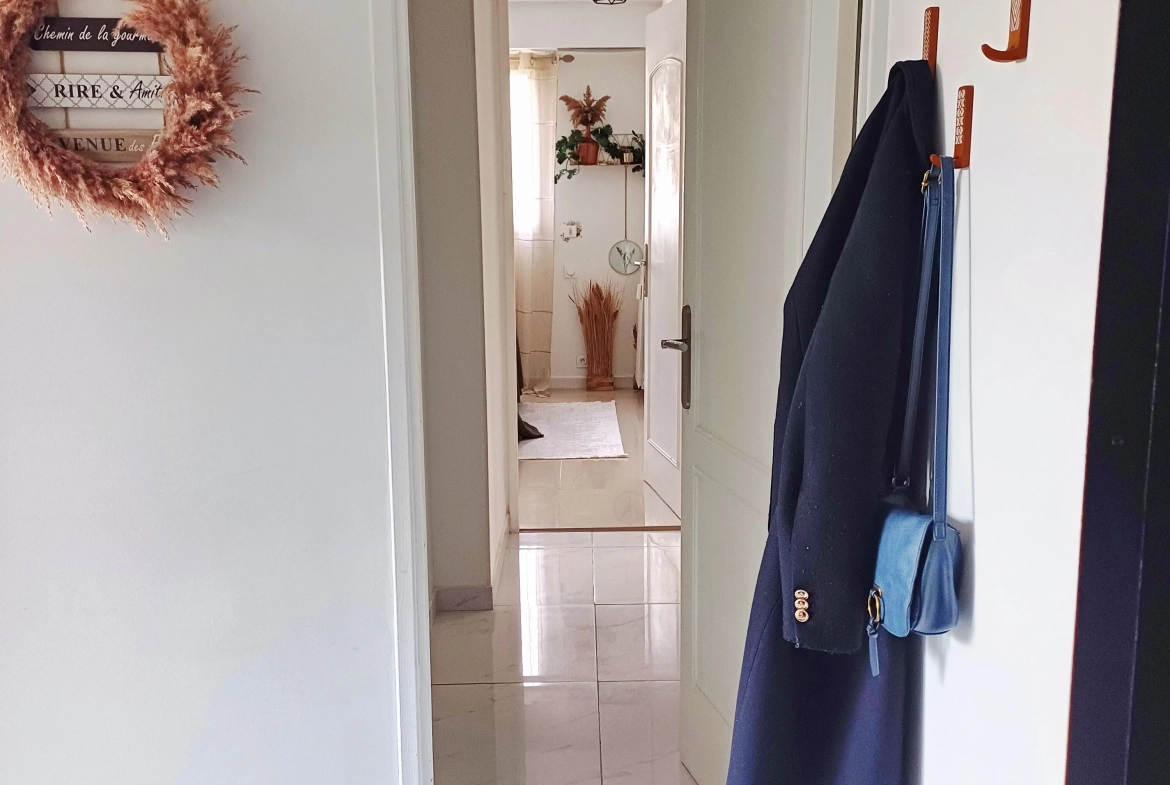 Appartement T4 rénové à Marseille La Fourragère - 72,5 m² avec balcons, proximité commodités 