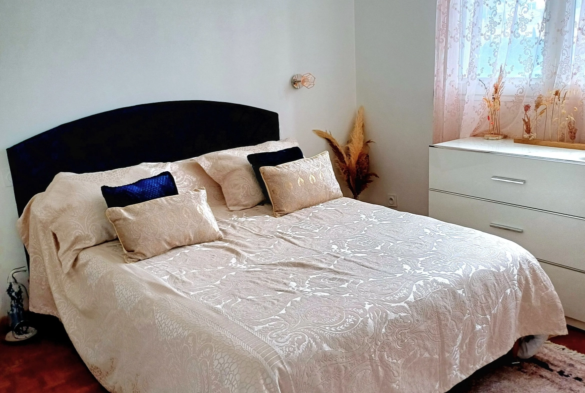 Appartement T4 rénové à Marseille La Fourragère - 72,5 m² avec balcons, proximité commodités 