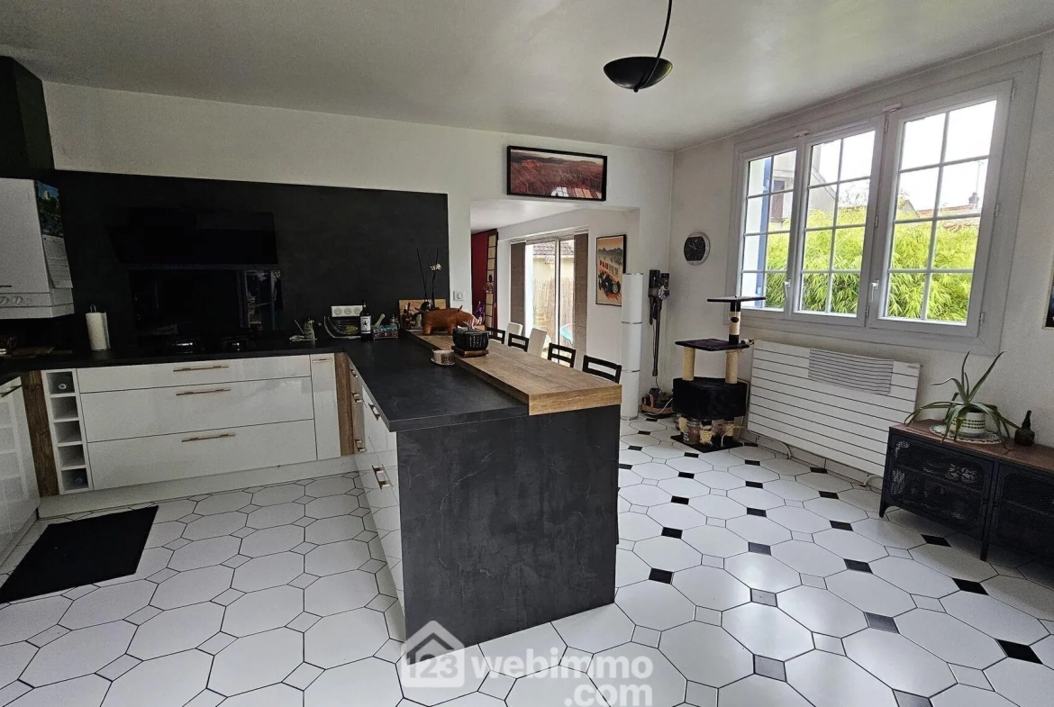 Maison de 110 m² à Gironville-sur-Essonne avec jardin et dépendance 