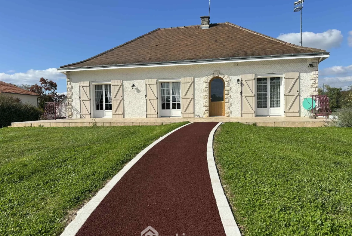 Maison familiale de 125 m² avec terrain arboré à Antran 