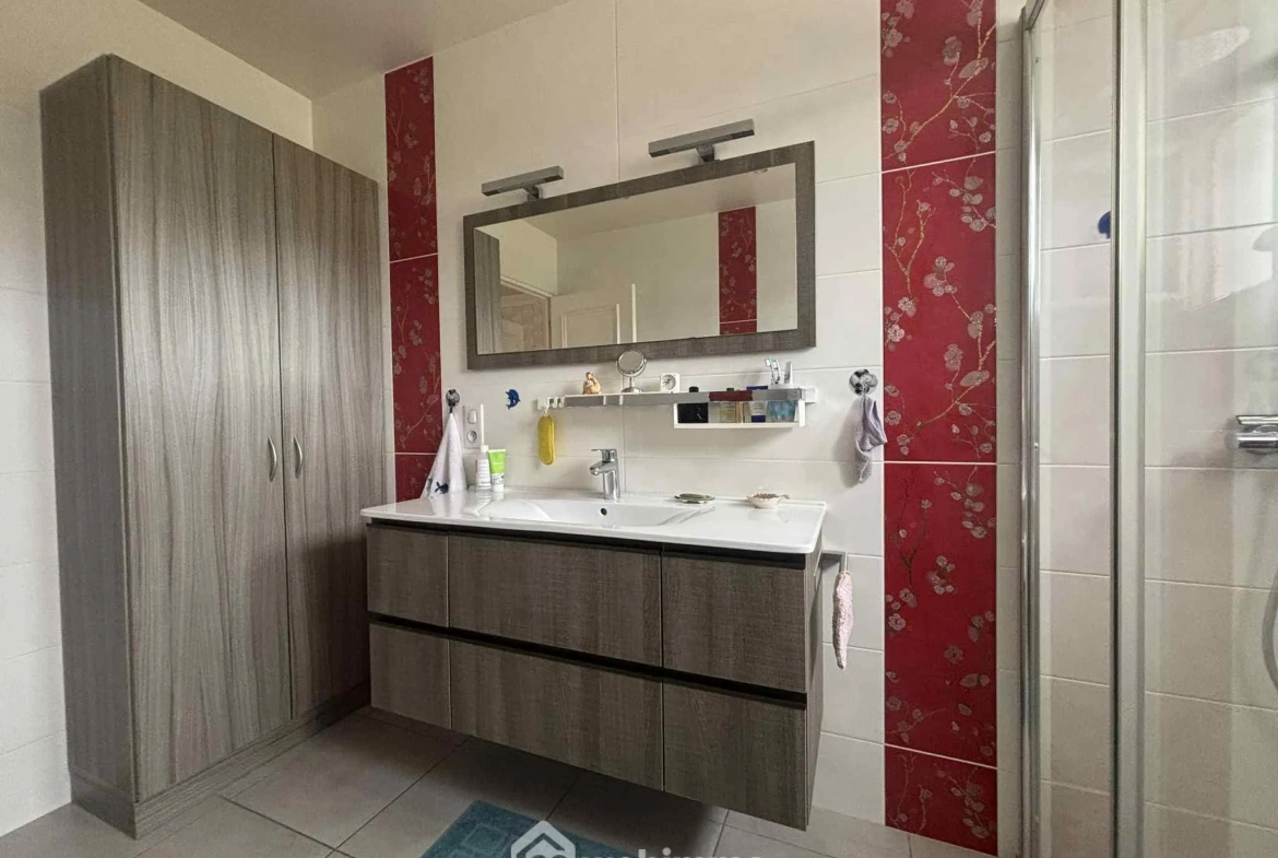 Maison familiale de 125 m² avec terrain arboré à Antran 