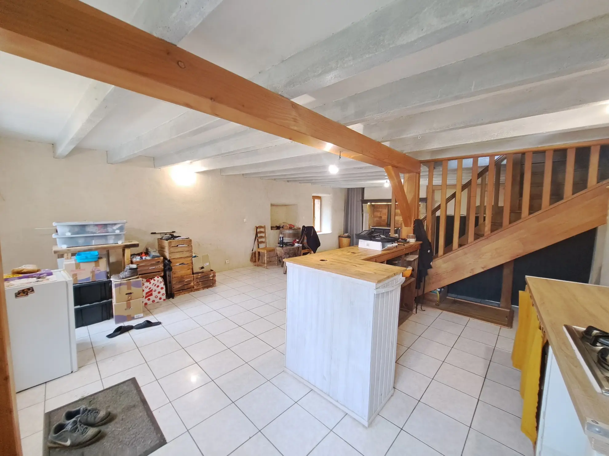Propriété en pierre avec dépendances et terrain à Saint-Pierre-La-Bourlhonne 