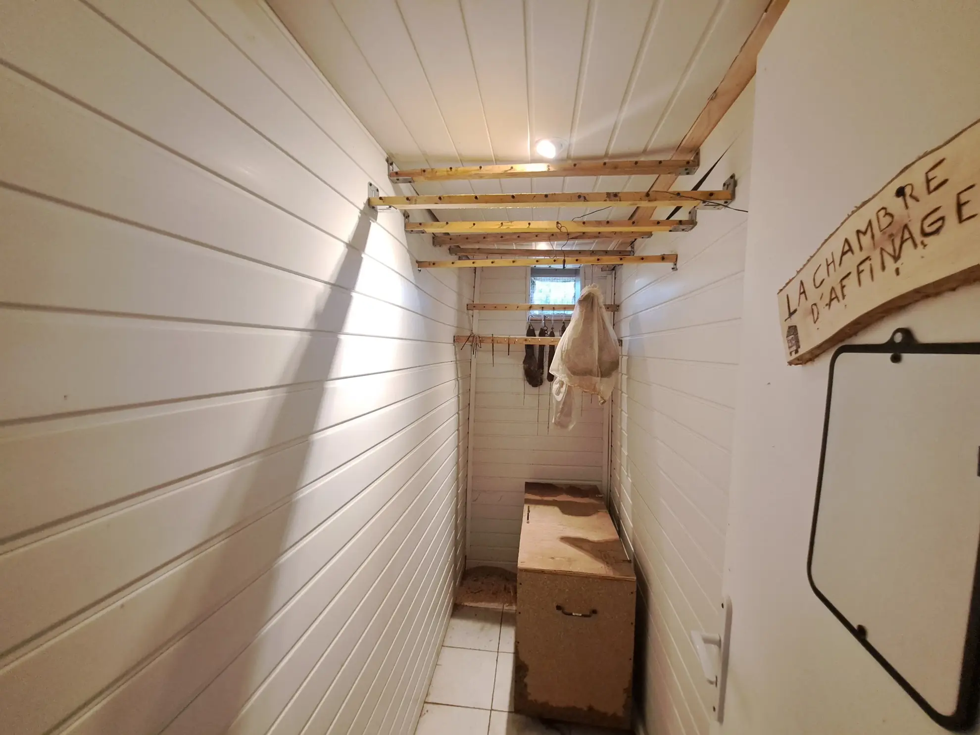 Propriété en pierre avec dépendances et terrain à Saint-Pierre-La-Bourlhonne 