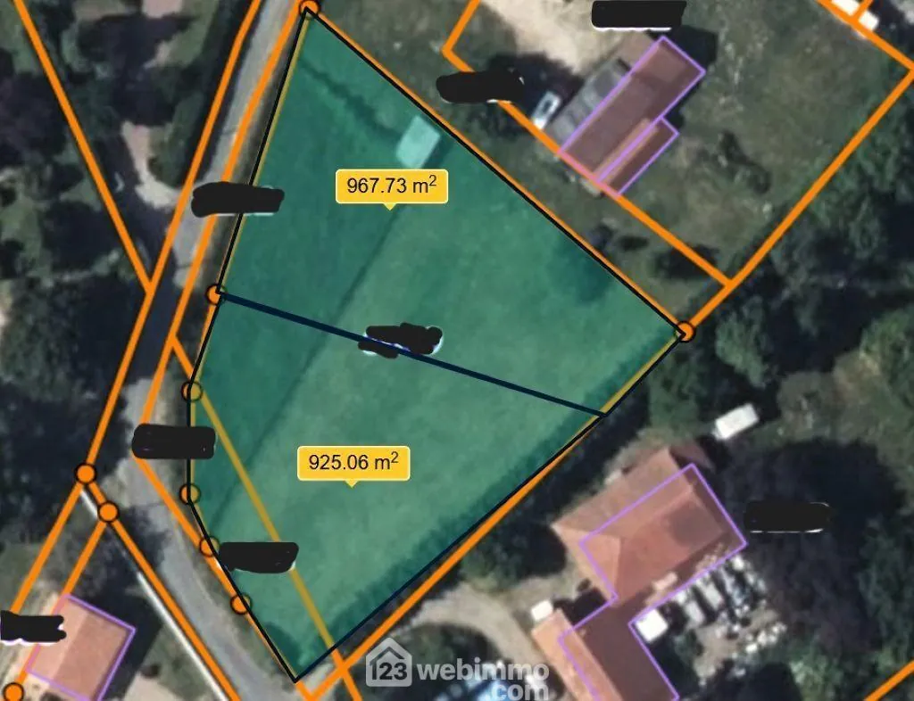 Terrain constructible de 1875 m² à Leigné-sur-Usseau 