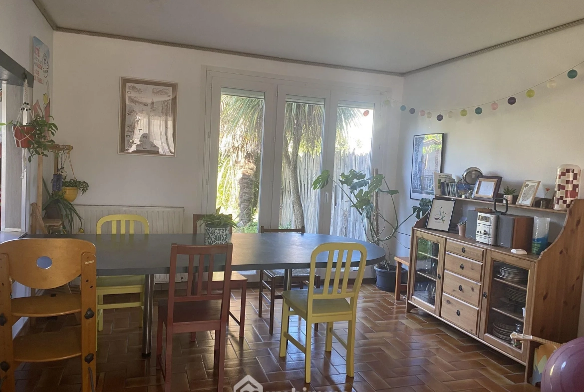 Maison spacieuse avec jardin à La Roche-sur-Yon - Calme et proximité commodités 