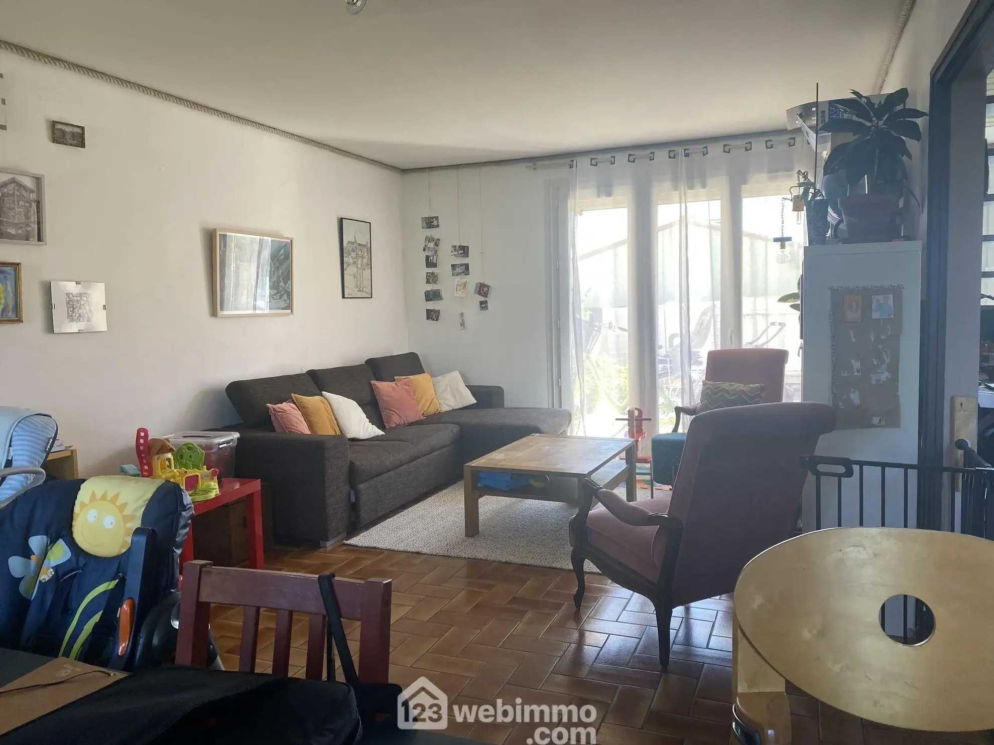 Maison spacieuse avec jardin à La Roche-sur-Yon - Calme et proximité commodités 