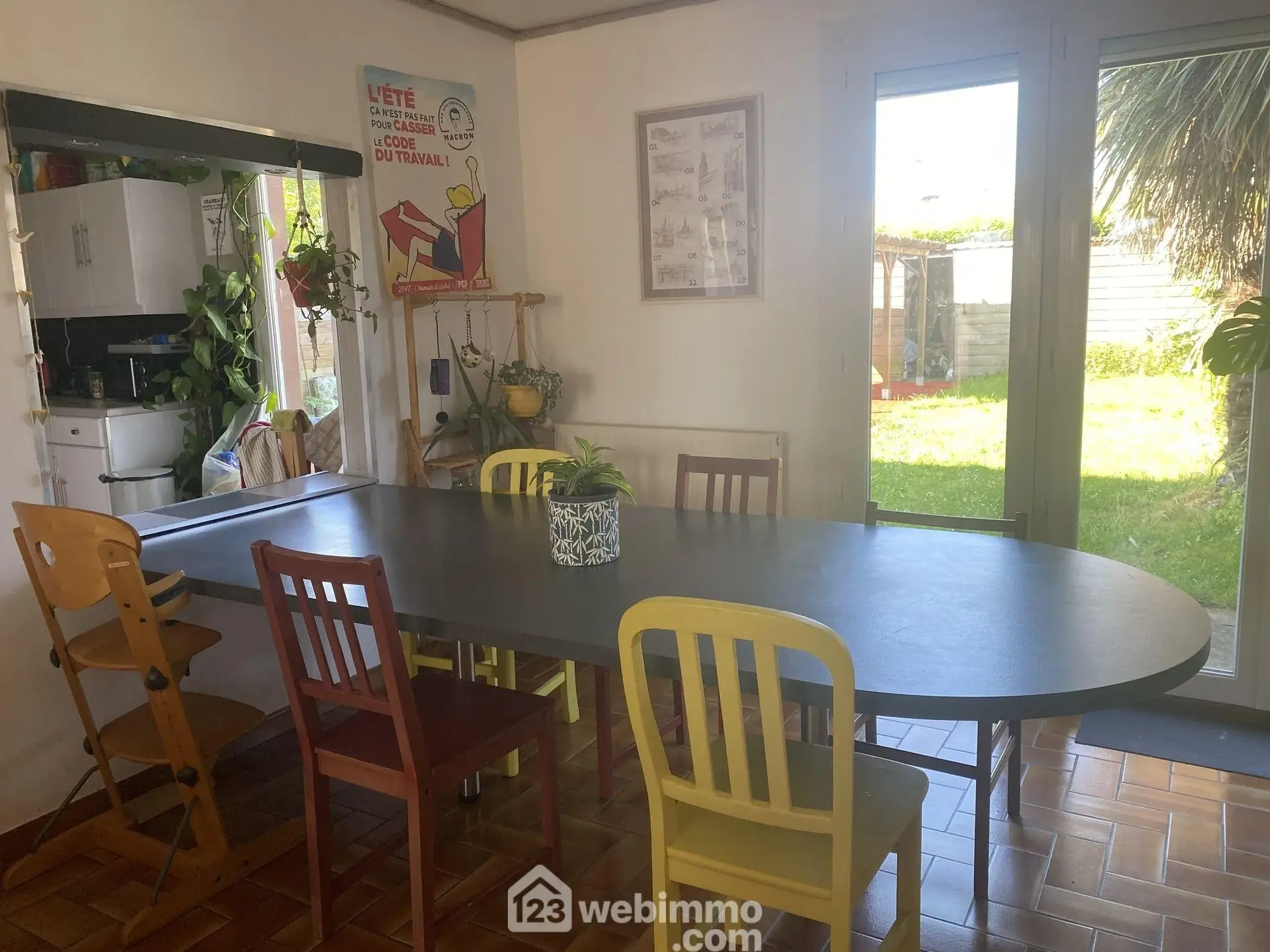Maison spacieuse avec jardin à La Roche-sur-Yon - Calme et proximité commodités 