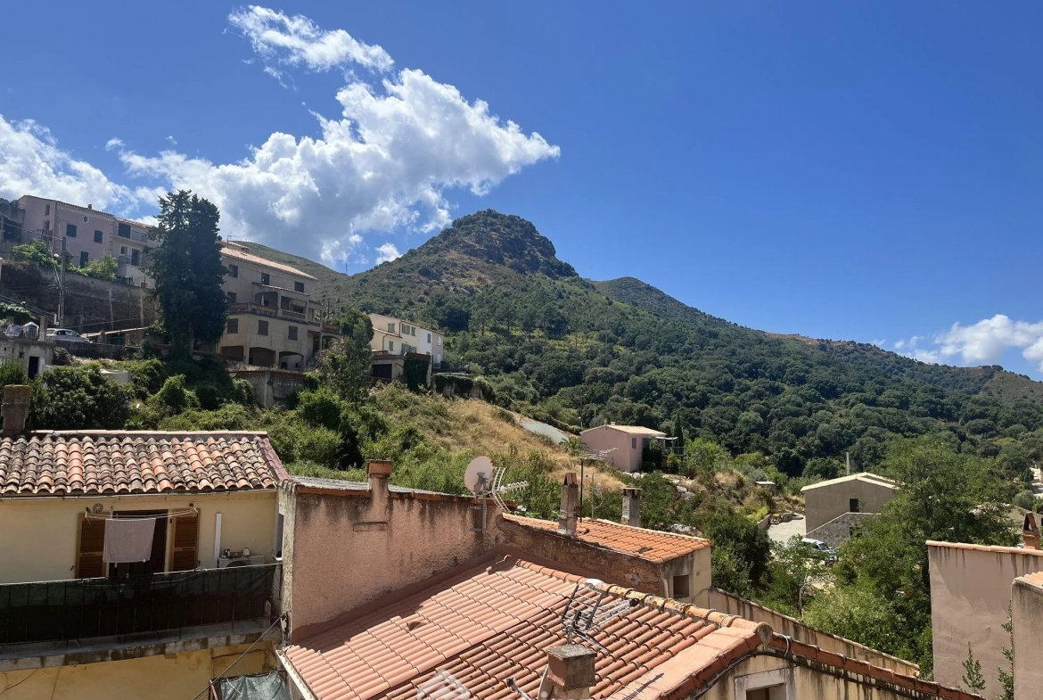 Appartement duplex à Calenzana de 48 m² à rénover 