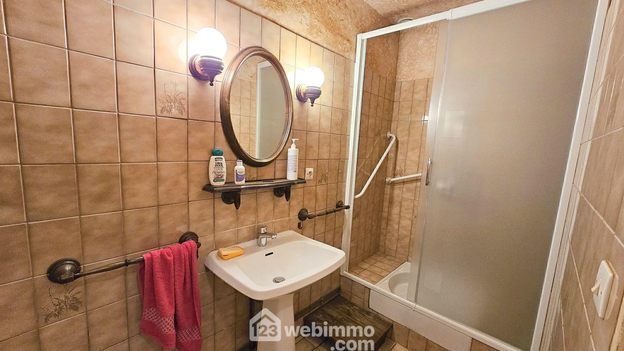 Belle ferme de 260 m² à rénover avec dépendances à Rumont, Fontainebleau 