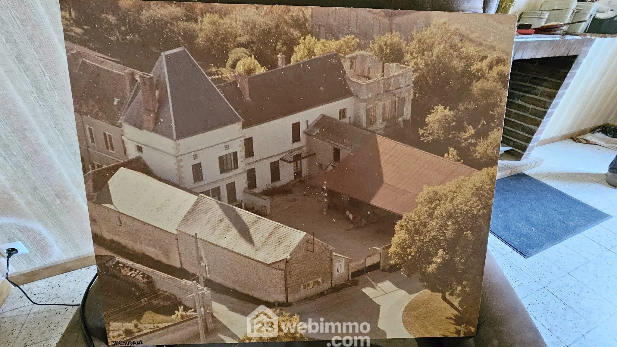 Belle ferme de 260 m² à rénover avec dépendances à Rumont, Fontainebleau 