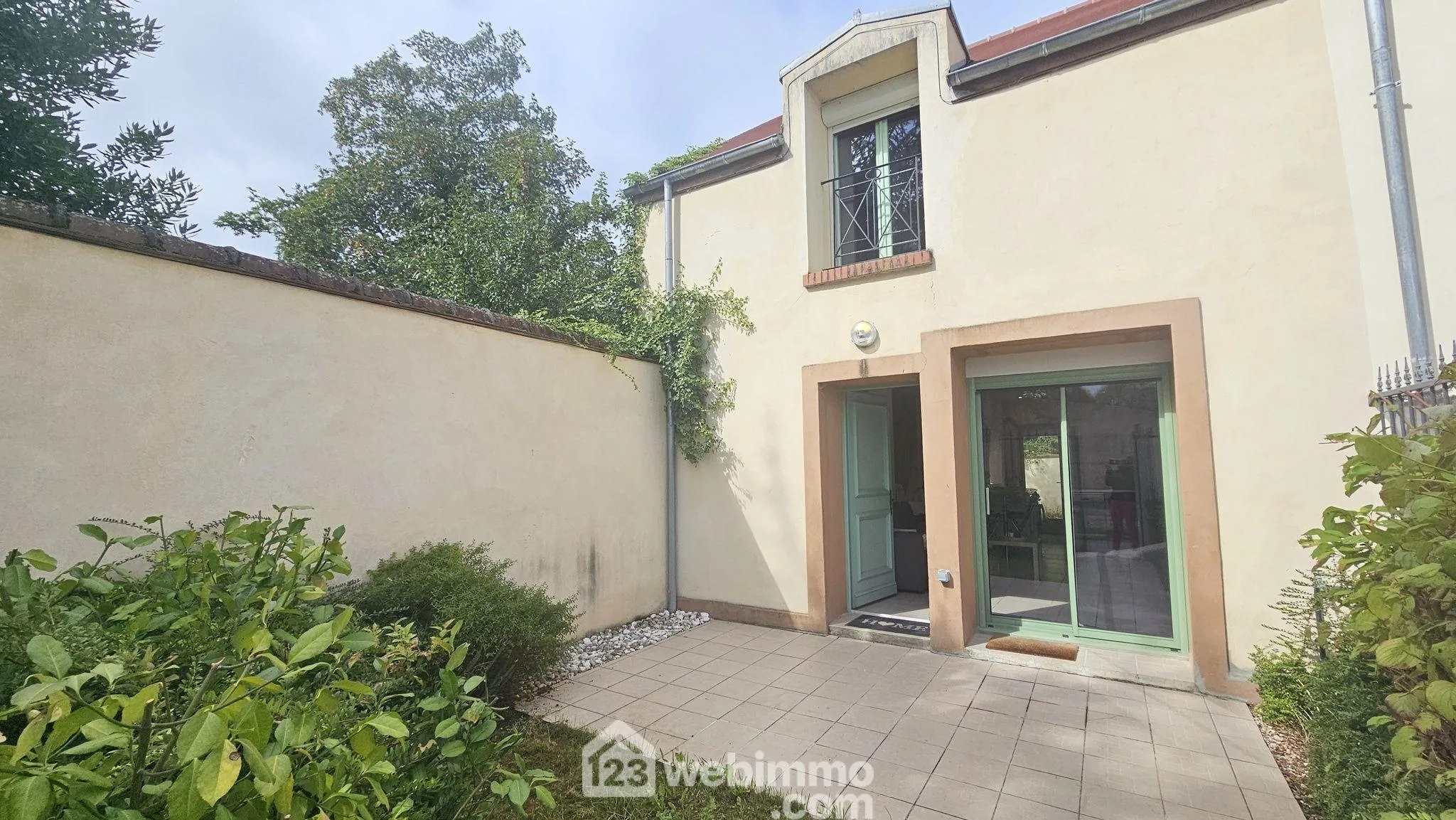 Charmante maison de 66 m² avec terrasses et jardin à Arbonne-la-Forêt 