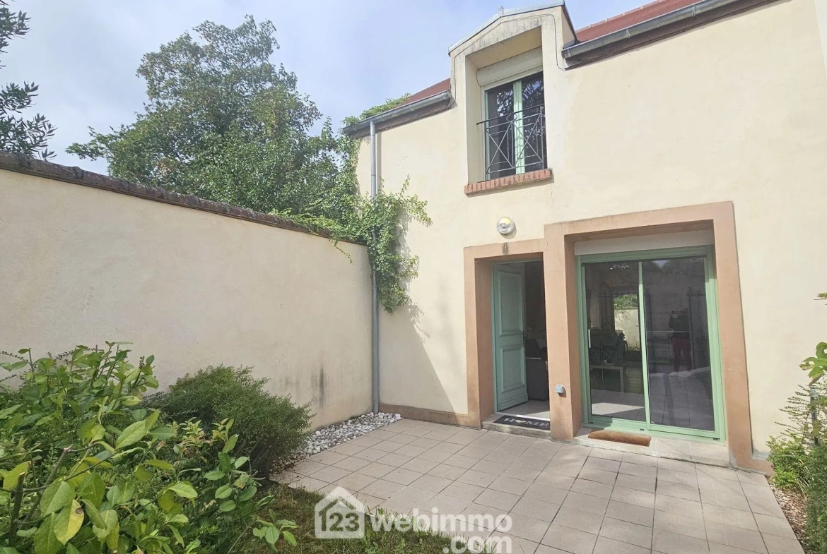 Appartement 3 pièces avec balcon et garages à Saint-Aubin-lès-Elbeuf 
