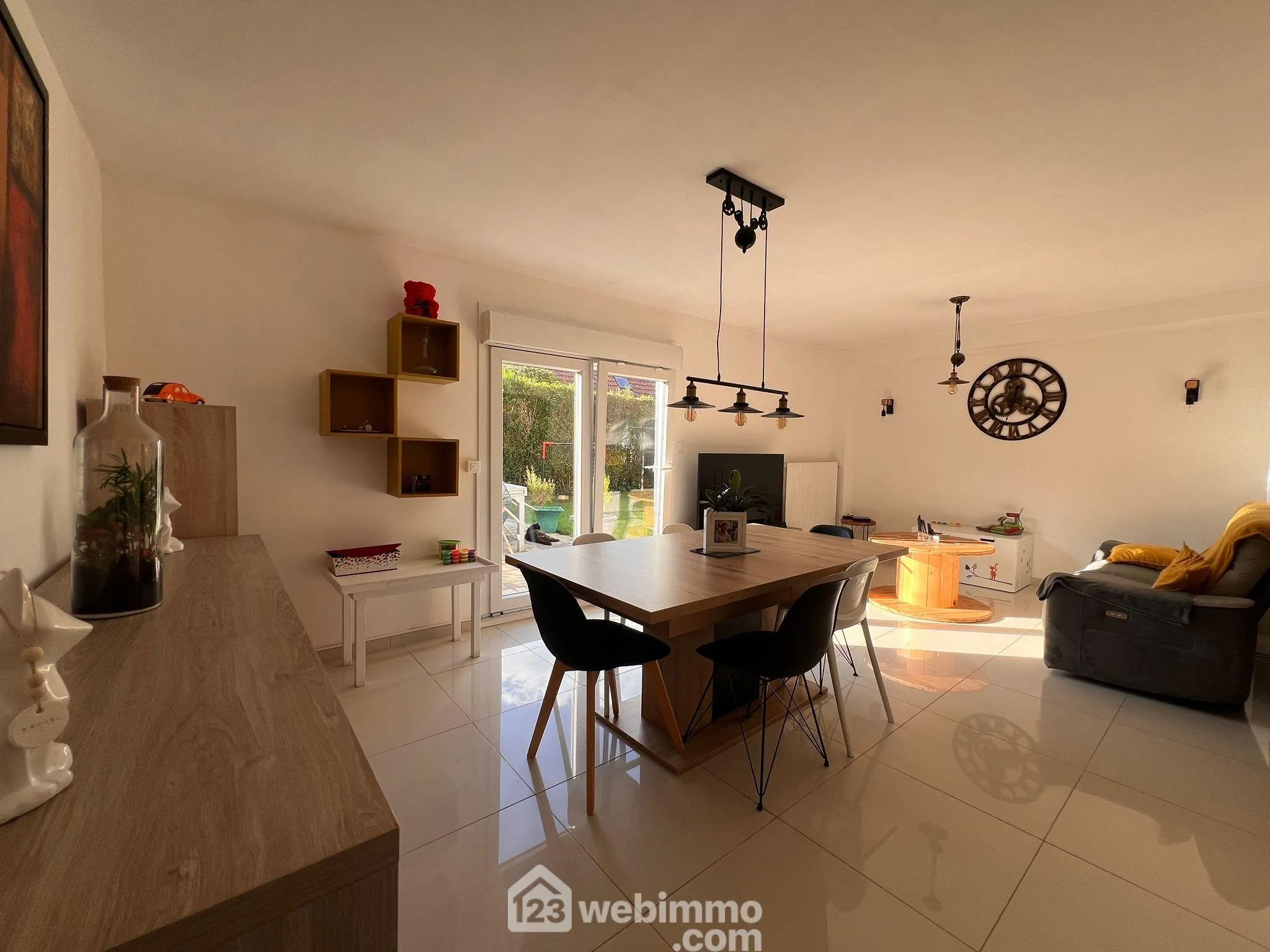 Maison 4 chambres avec garage et terrain à Belleville-sur-Meuse 