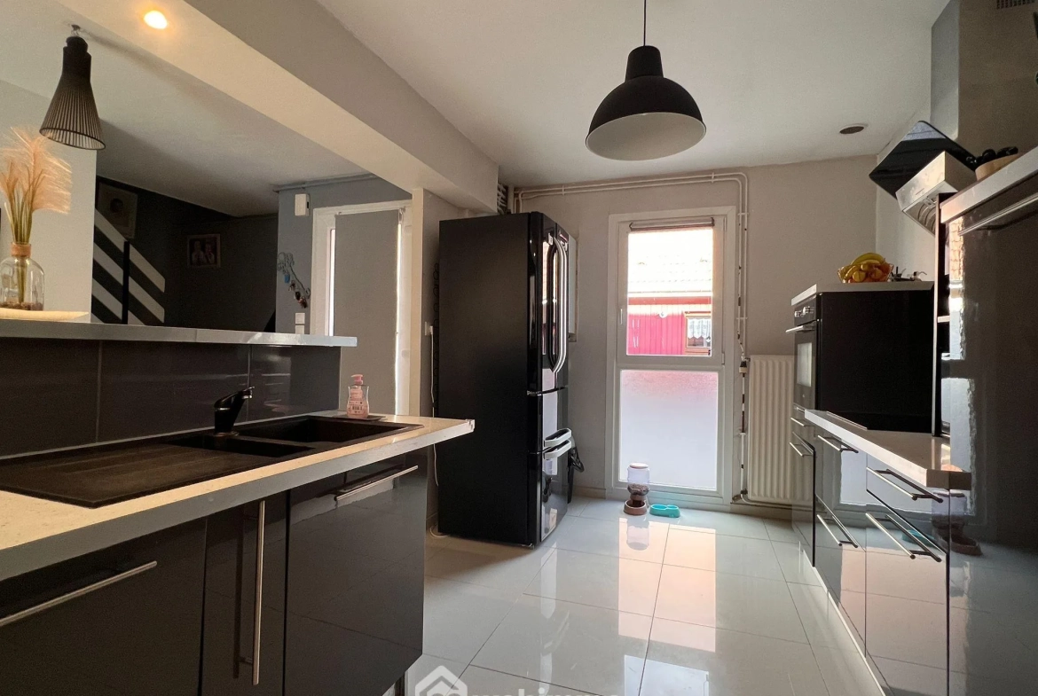 Maison 4 chambres avec garage et terrain à Belleville-sur-Meuse 