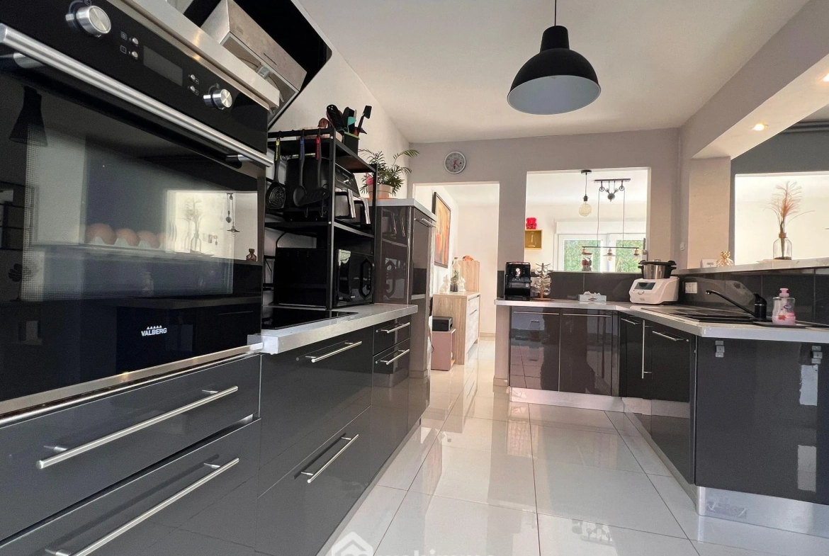 Maison 4 chambres avec garage et terrain à Belleville-sur-Meuse 