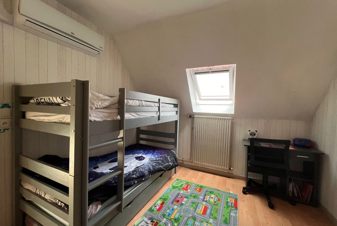 Maison 4 chambres avec garage et terrain à Belleville-sur-Meuse 