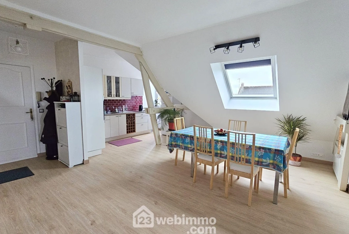 Appartement rénové de 59 m² à Samoreau avec parking et cave 