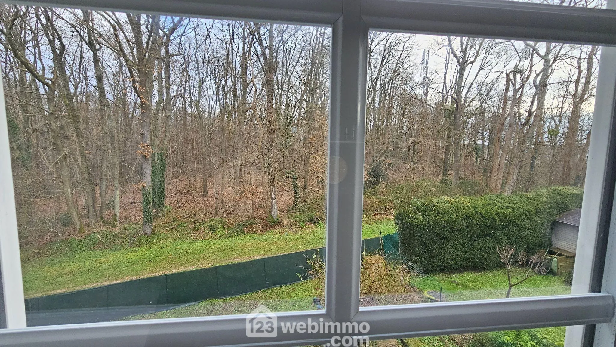 Appartement rénové de 59 m² à Samoreau avec parking et cave 