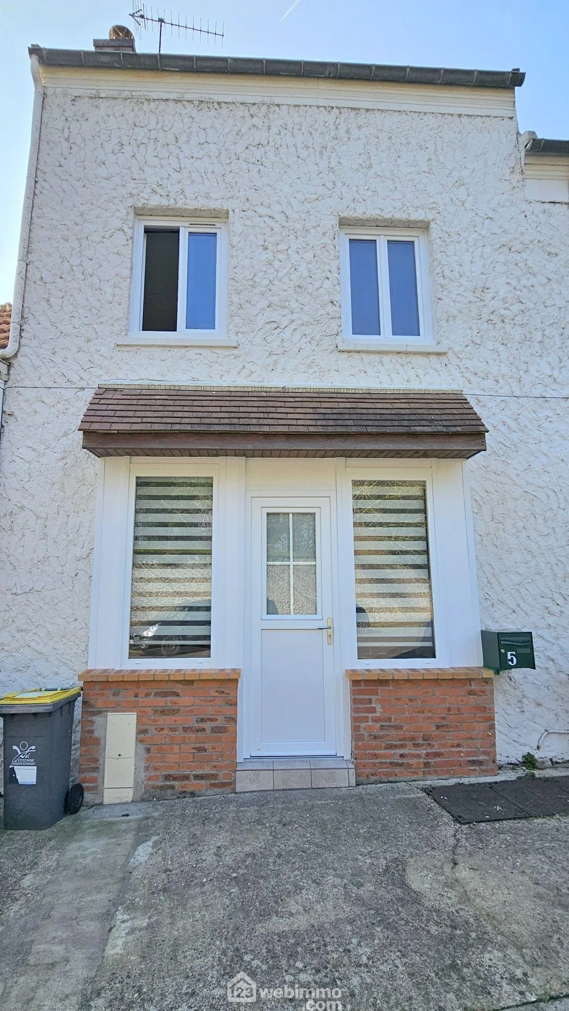 Maison rénovée de 46 m² à Écharcon, calme et prête à vivre 