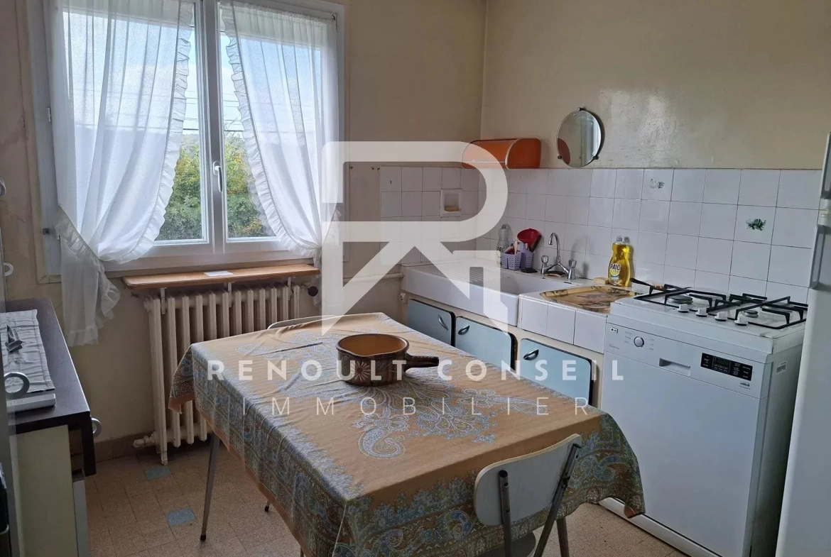 Maison à vendre à Beaumontel — 74 m² avec terrain de 920 m², 2 chambres, sous-sol et portail électrique 