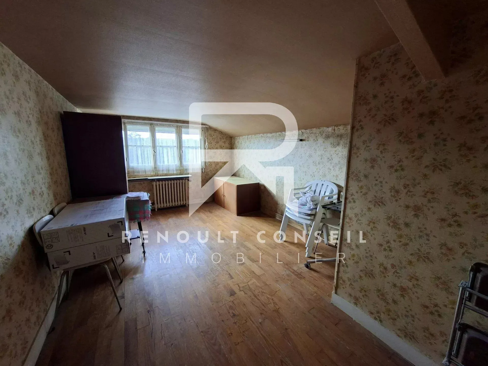 Maison à vendre à Beaumontel — 74 m² avec terrain de 920 m², 2 chambres, sous-sol et portail électrique 