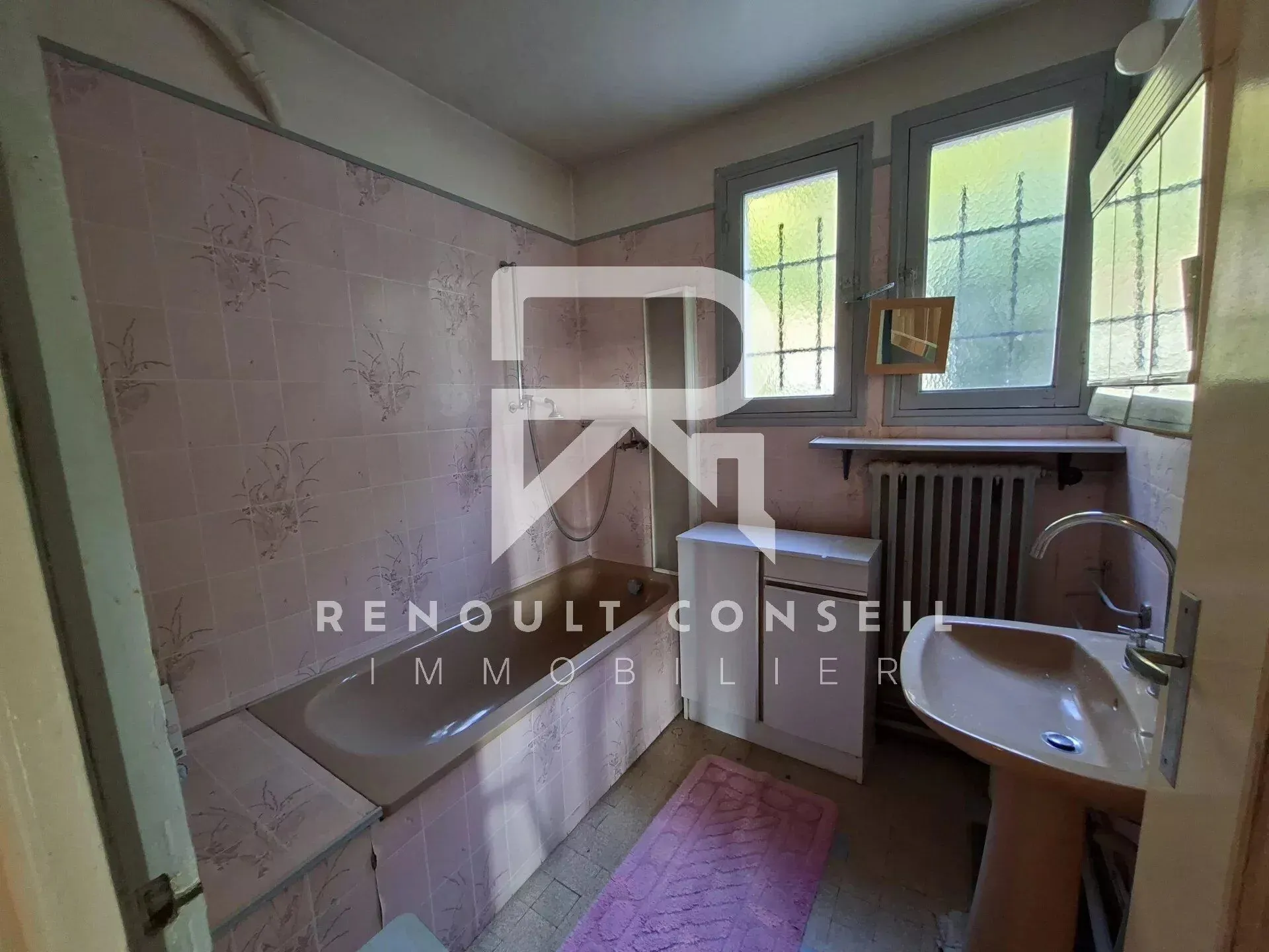 Maison à vendre à Beaumontel — 74 m² avec terrain de 920 m², 2 chambres, sous-sol et portail électrique 