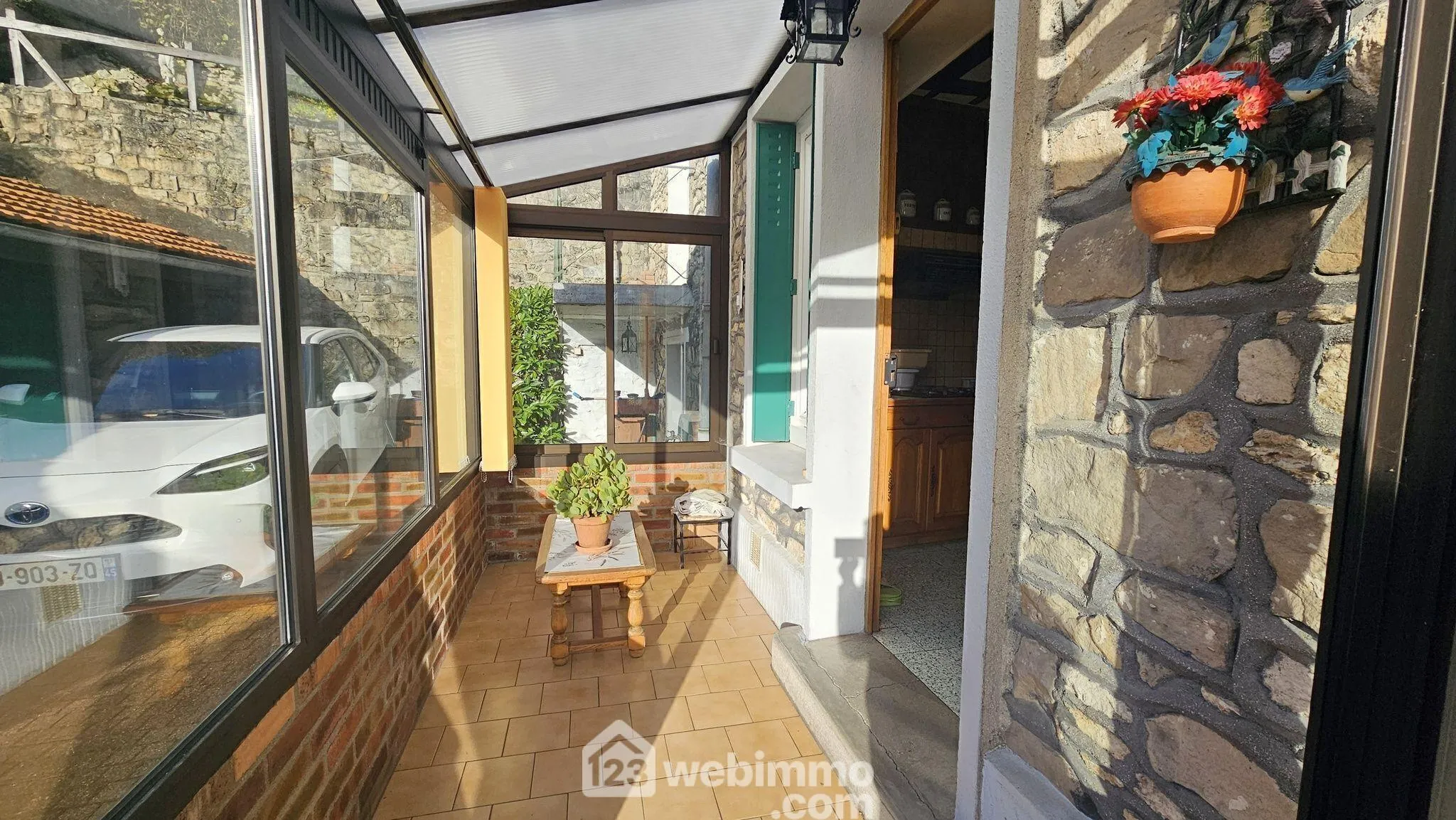Maison en pierre de 102 m² avec dépendances à Boigneville 