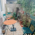 Appartement 4 pièces à Nîmes avec terrasse et cave, idéal rénovation