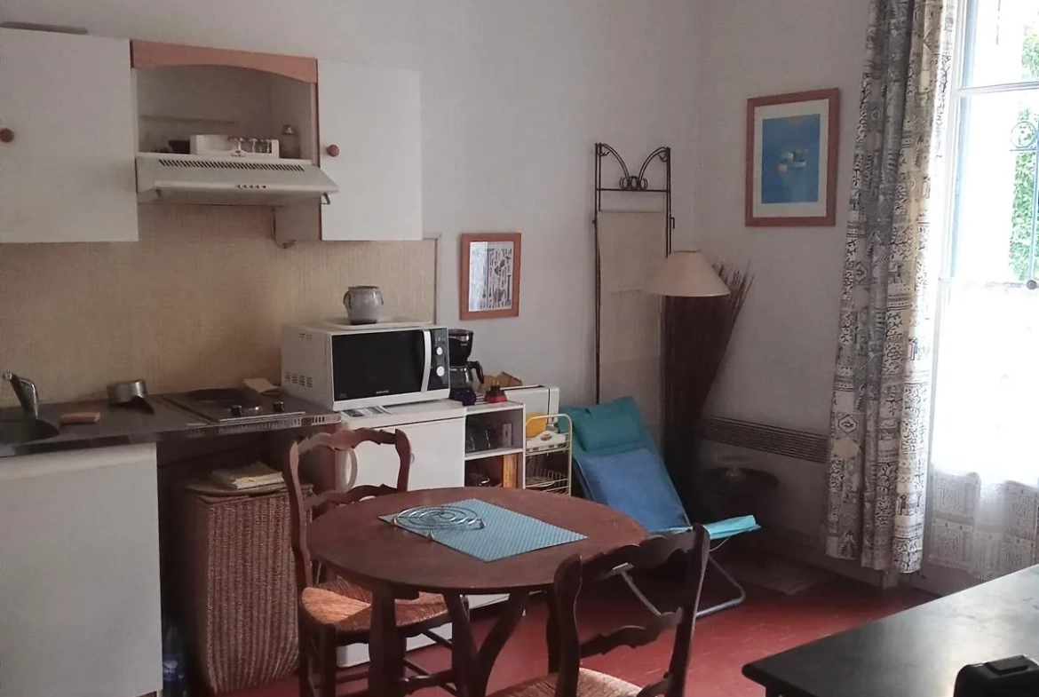 Appartement 4 pièces à Nîmes avec terrasse et cave, idéal rénovation 