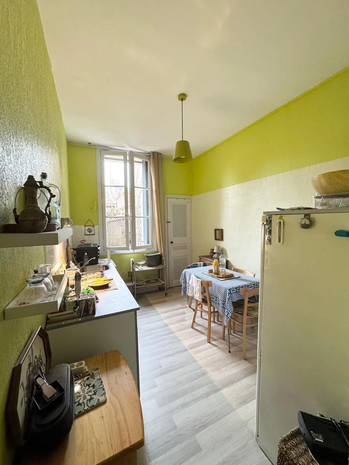 Appartement 4 pièces à Nîmes avec terrasse et fort potentiel - Prix 140 000 € 