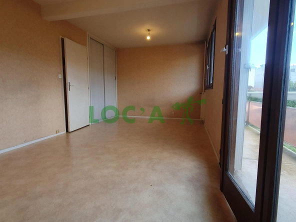 Appartement F1 lumineux de 35 m² à Dijon proche du Lycée Le CASTEL