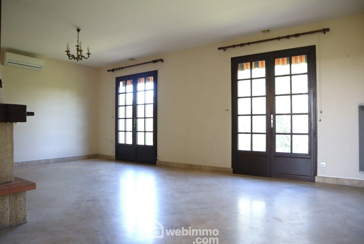 Maison de 94 m² avec 3 chambres à Bonnes, terrain de 2000 m², garage et sous-sol complet 