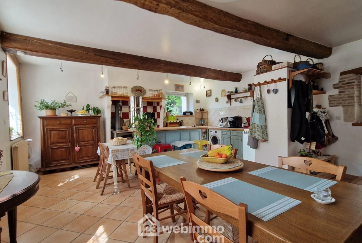 Charmante maison en pierre de 140 m² à Veslud, prête à emménager 