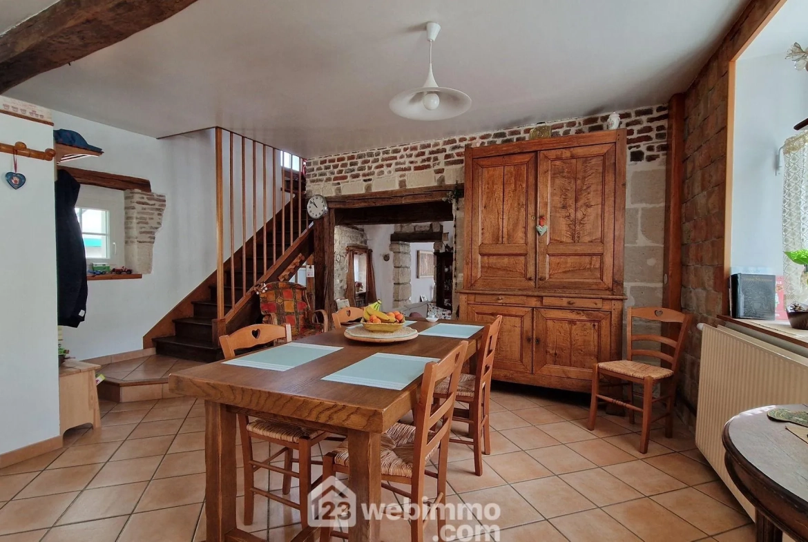 Charmante maison en pierre de 140 m² à Veslud, prête à emménager 